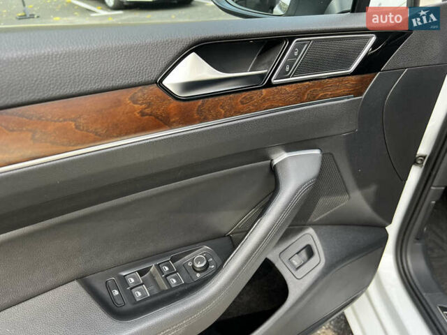 Білий Фольксваген Пассат, об'ємом двигуна 1.8 л та пробігом 170 тис. км за 15500 $, фото 6 на Automoto.ua