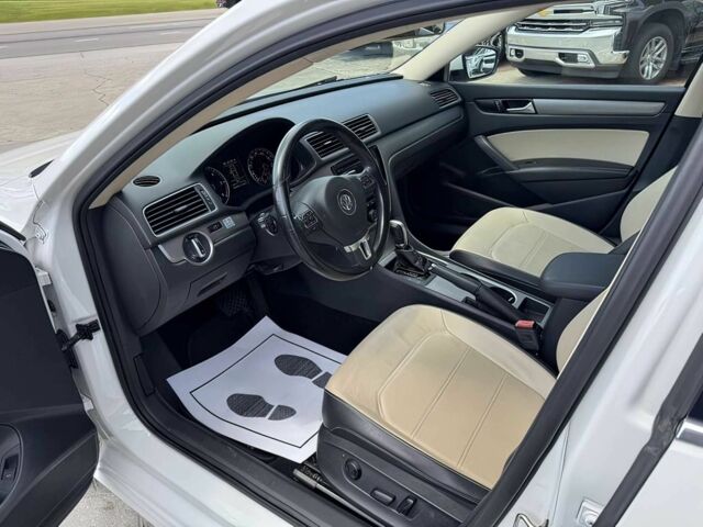 Белый Фольксваген Пассат, объемом двигателя 2 л и пробегом 80 тыс. км за 11000 $, фото 8 на Automoto.ua