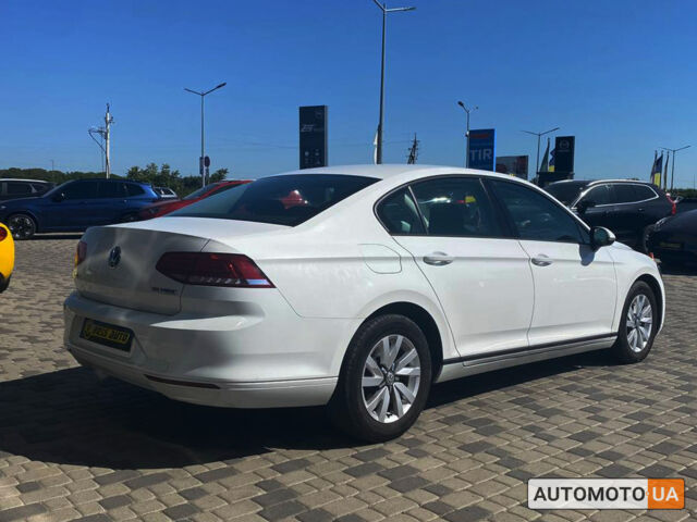 Білий Фольксваген Пассат, об'ємом двигуна 1.6 л та пробігом 233 тис. км за 14990 $, фото 1 на Automoto.ua