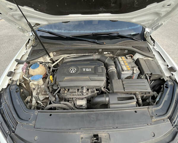 Белый Фольксваген Пассат, объемом двигателя 1.8 л и пробегом 297 тыс. км за 11800 $, фото 23 на Automoto.ua