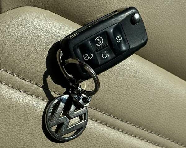Белый Фольксваген Пассат, объемом двигателя 3.6 л и пробегом 123 тыс. км за 13199 $, фото 64 на Automoto.ua