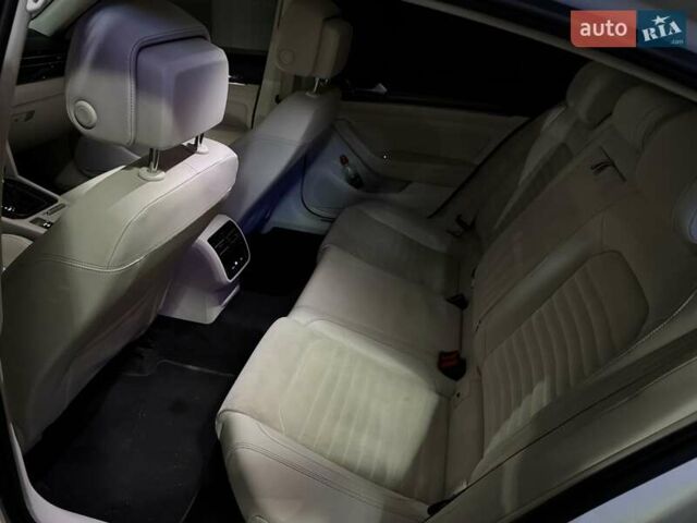 Белый Фольксваген Пассат, объемом двигателя 1.97 л и пробегом 261 тыс. км за 16600 $, фото 19 на Automoto.ua