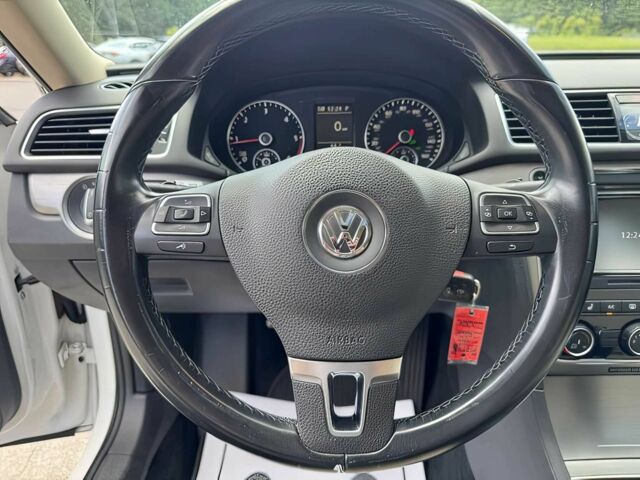 Белый Фольксваген Пассат, объемом двигателя 2 л и пробегом 80 тыс. км за 11000 $, фото 9 на Automoto.ua