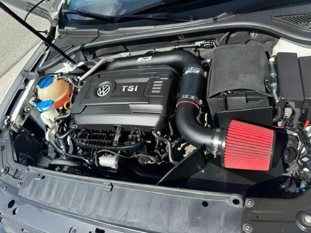 Белый Фольксваген Пассат, объемом двигателя 1.8 л и пробегом 75 тыс. км за 2400 $, фото 11 на Automoto.ua