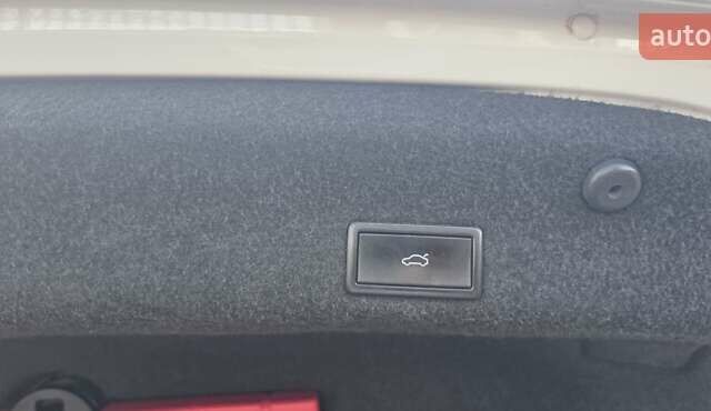 Белый Фольксваген Пассат, объемом двигателя 1.97 л и пробегом 235 тыс. км за 20000 $, фото 10 на Automoto.ua