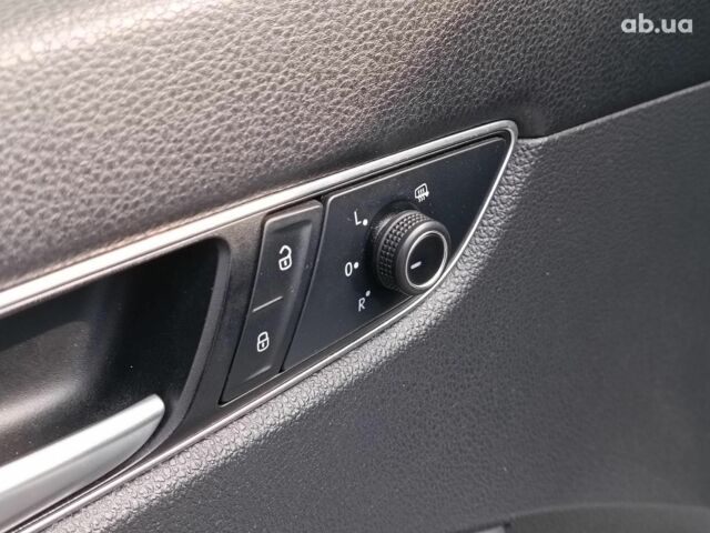 Белый Фольксваген Пассат, объемом двигателя 1.8 л и пробегом 134 тыс. км за 12490 $, фото 23 на Automoto.ua