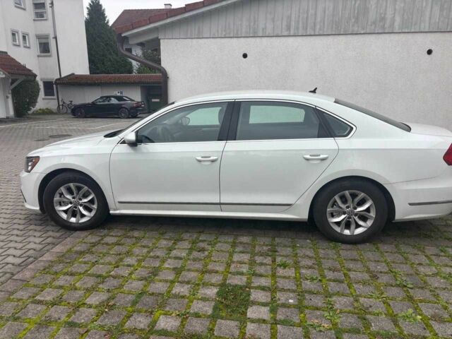 Білий Фольксваген Пассат, об'ємом двигуна 0 л та пробігом 177 тис. км за 11675 $, фото 1 на Automoto.ua