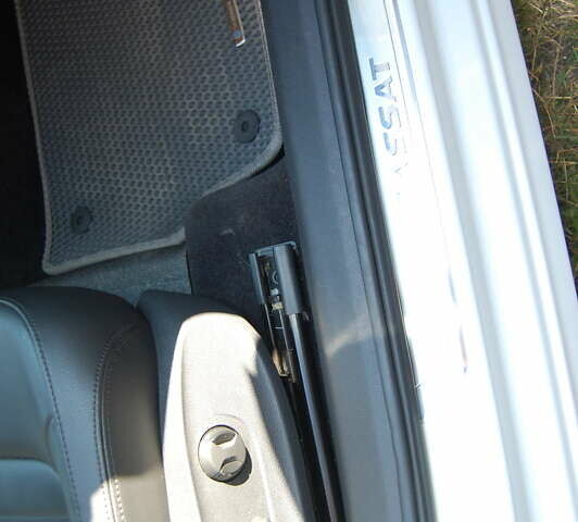 Белый Фольксваген Пассат, объемом двигателя 1.8 л и пробегом 123 тыс. км за 16000 $, фото 101 на Automoto.ua