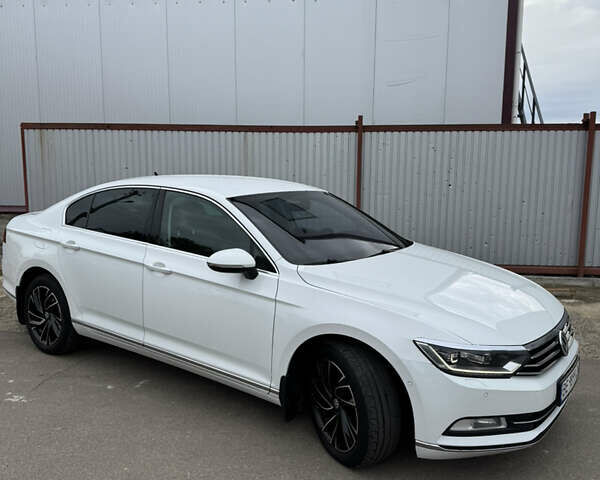 Белый Фольксваген Пассат, объемом двигателя 1.8 л и пробегом 190 тыс. км за 16500 $, фото 2 на Automoto.ua