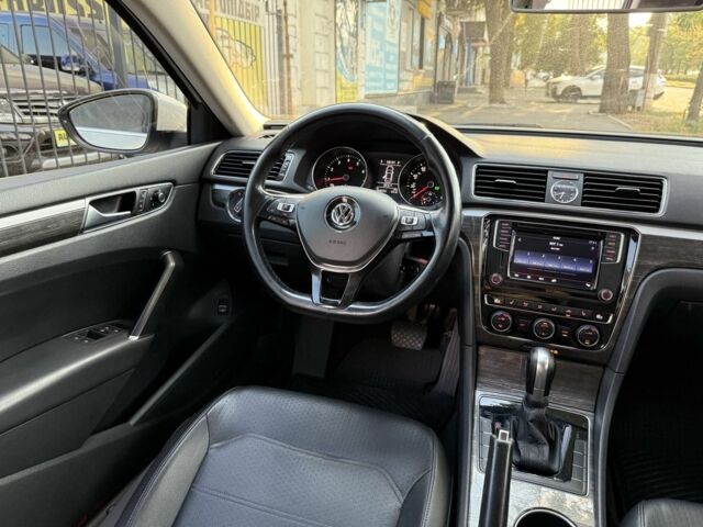 Белый Фольксваген Пассат, объемом двигателя 1.8 л и пробегом 204 тыс. км за 11700 $, фото 15 на Automoto.ua