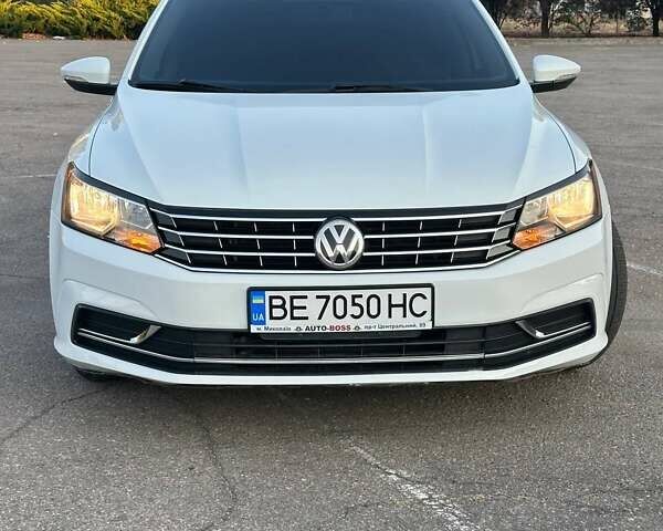 Білий Фольксваген Пассат, об'ємом двигуна 1.8 л та пробігом 204 тис. км за 11000 $, фото 2 на Automoto.ua