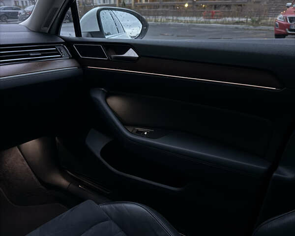 Белый Фольксваген Пассат, объемом двигателя 1.8 л и пробегом 130 тыс. км за 16900 $, фото 47 на Automoto.ua