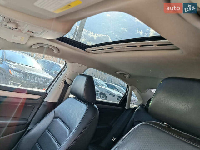 Белый Фольксваген Пассат, объемом двигателя 2 л и пробегом 232 тыс. км за 10990 $, фото 24 на Automoto.ua