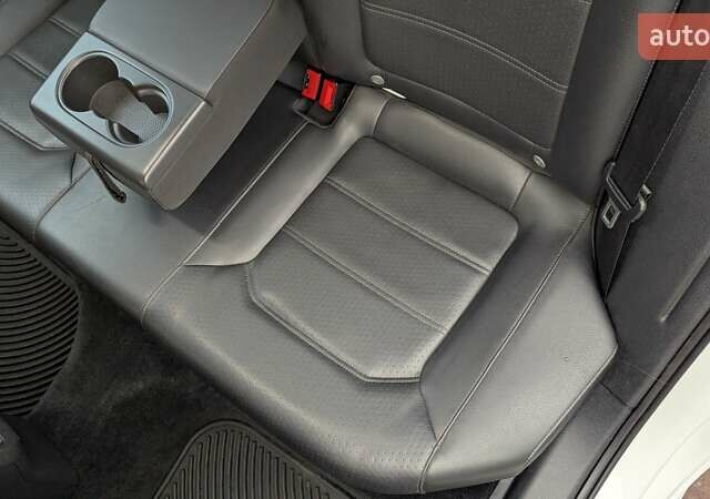 Белый Фольксваген Пассат, объемом двигателя 1.8 л и пробегом 182 тыс. км за 11350 $, фото 16 на Automoto.ua