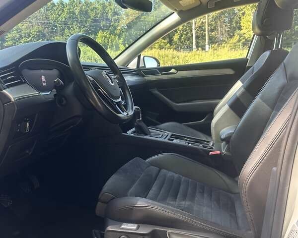 Белый Фольксваген Пассат, объемом двигателя 1.97 л и пробегом 309 тыс. км за 16500 $, фото 12 на Automoto.ua