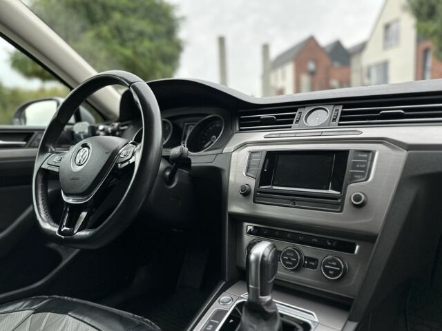 Фольксваген Пассат 2015 в Черкассах на Automoto.ua Белый Фольксваген Пассат, объемом двигателя 1.4 л и пробегом 149 тыс. км за 14750 $, фото 7 на Automoto.ua