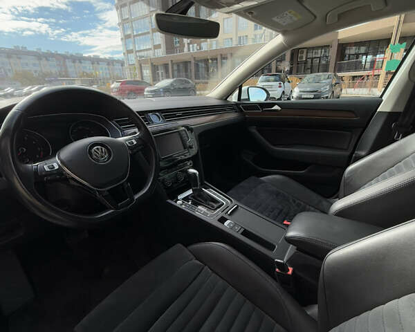 Белый Фольксваген Пассат, объемом двигателя 1.8 л и пробегом 126 тыс. км за 17000 $, фото 29 на Automoto.ua