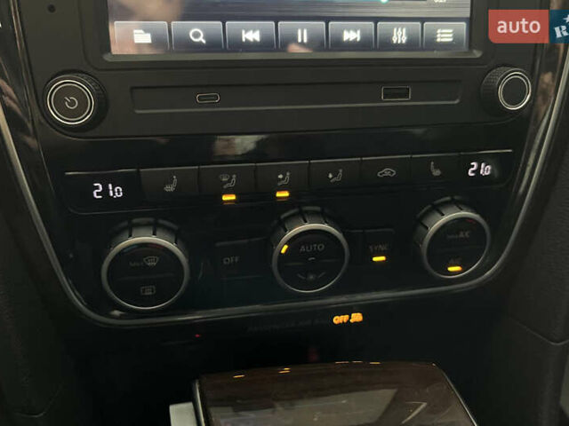 Білий Фольксваген Пассат, об'ємом двигуна 3.6 л та пробігом 124 тис. км за 11000 $, фото 22 на Automoto.ua