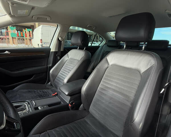 Белый Фольксваген Пассат, объемом двигателя 1.8 л и пробегом 126 тыс. км за 17000 $, фото 14 на Automoto.ua