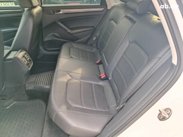 Белый Фольксваген Пассат, объемом двигателя 1.8 л и пробегом 134 тыс. км за 12490 $, фото 13 на Automoto.ua