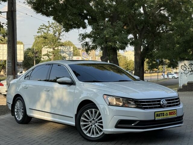 Белый Фольксваген Пассат, объемом двигателя 1.8 л и пробегом 204 тыс. км за 11700 $, фото 5 на Automoto.ua