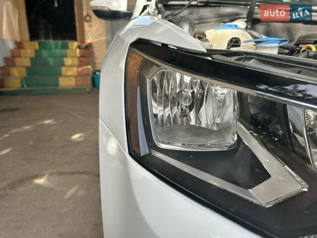 Белый Фольксваген Пассат, объемом двигателя 1.8 л и пробегом 165 тыс. км за 12800 $, фото 23 на Automoto.ua