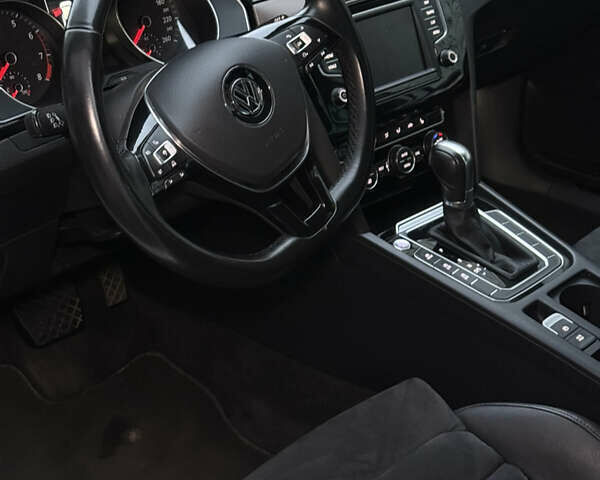 Белый Фольксваген Пассат, объемом двигателя 1.8 л и пробегом 130 тыс. км за 16900 $, фото 15 на Automoto.ua