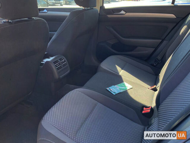 Білий Фольксваген Пассат, об'ємом двигуна 1.6 л та пробігом 233 тис. км за 14990 $, фото 10 на Automoto.ua