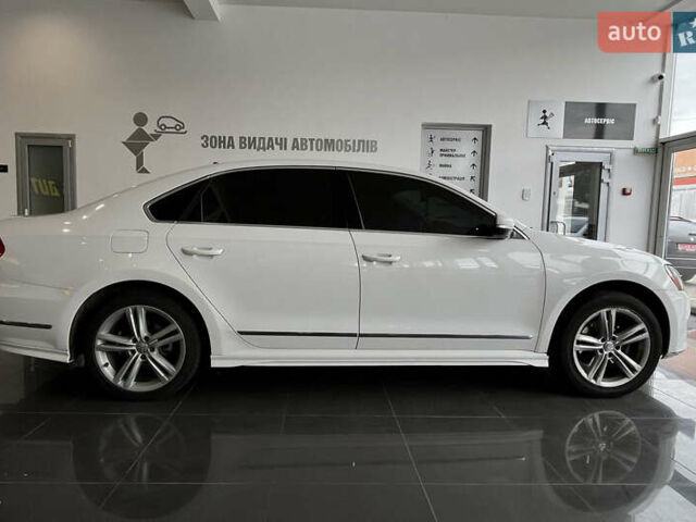 Білий Фольксваген Пассат, об'ємом двигуна 3.6 л та пробігом 124 тис. км за 11000 $, фото 7 на Automoto.ua