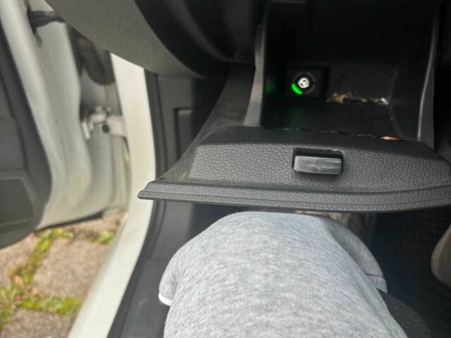 Білий Фольксваген Пассат, об'ємом двигуна 0 л та пробігом 177 тис. км за 11675 $, фото 8 на Automoto.ua