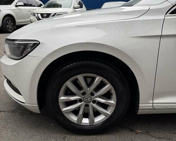 Белый Фольксваген Пассат, объемом двигателя 1.8 л и пробегом 142 тыс. км за 16690 $, фото 11 на Automoto.ua