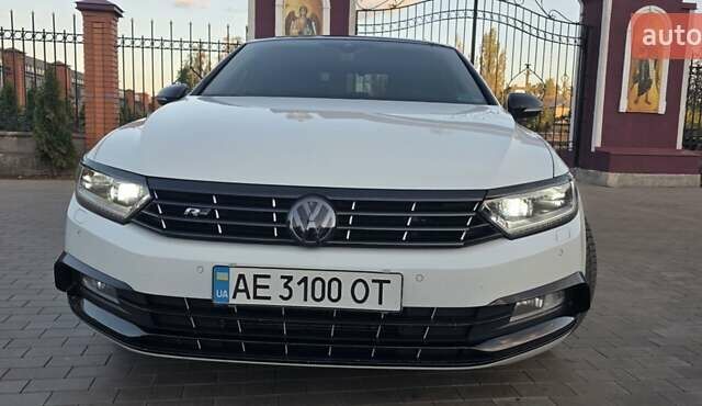 Белый Фольксваген Пассат, объемом двигателя 1.97 л и пробегом 235 тыс. км за 20000 $, фото 4 на Automoto.ua