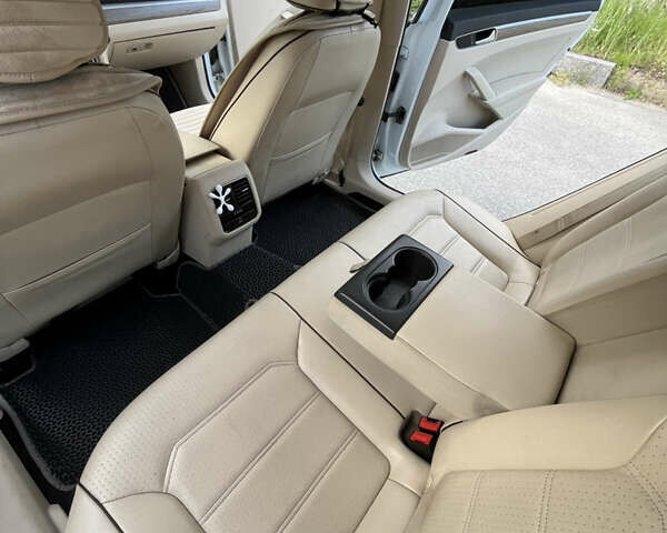 Белый Фольксваген Пассат, объемом двигателя 1.8 л и пробегом 297 тыс. км за 11800 $, фото 19 на Automoto.ua