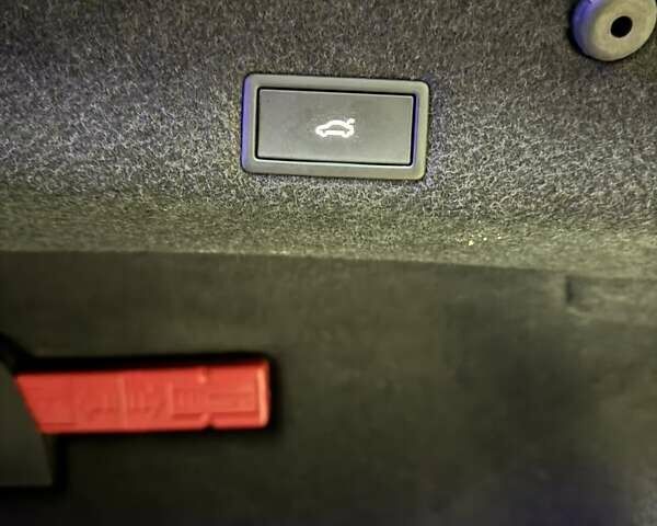 Белый Фольксваген Пассат, объемом двигателя 1.97 л и пробегом 261 тыс. км за 16600 $, фото 16 на Automoto.ua