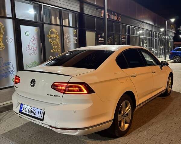 Белый Фольксваген Пассат, объемом двигателя 1.97 л и пробегом 261 тыс. км за 16600 $, фото 6 на Automoto.ua