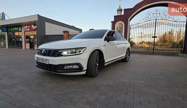 Белый Фольксваген Пассат, объемом двигателя 1.97 л и пробегом 235 тыс. км за 20000 $, фото 1 на Automoto.ua