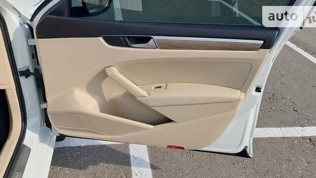 Белый Фольксваген Пассат, объемом двигателя 1.8 л и пробегом 158 тыс. км за 13500 $, фото 22 на Automoto.ua