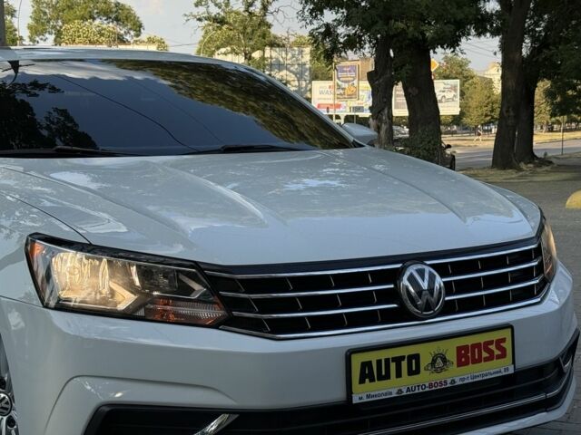 Белый Фольксваген Пассат, объемом двигателя 1.8 л и пробегом 204 тыс. км за 11700 $, фото 6 на Automoto.ua