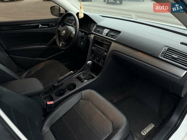 Білий Фольксваген Пассат, об'ємом двигуна 1.8 л та пробігом 179 тис. км за 12300 $, фото 23 на Automoto.ua