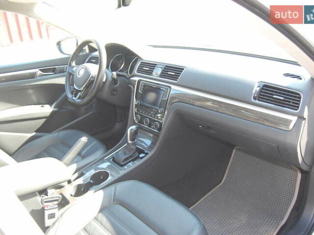 Белый Фольксваген Пассат, объемом двигателя 1.8 л и пробегом 123 тыс. км за 16000 $, фото 104 на Automoto.ua