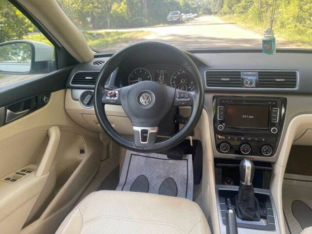 Білий Фольксваген Пассат, об'ємом двигуна 1.8 л та пробігом 80 тис. км за 4500 $, фото 11 на Automoto.ua