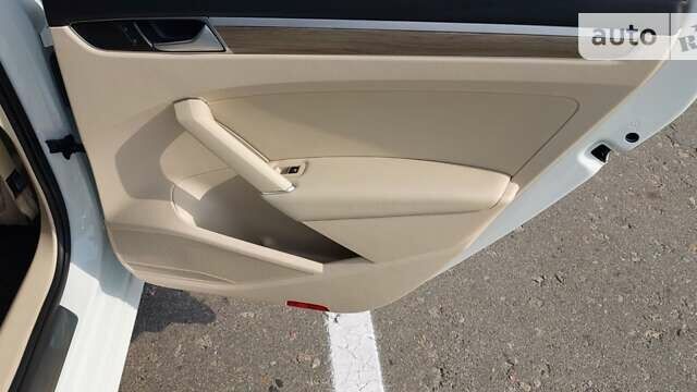 Белый Фольксваген Пассат, объемом двигателя 1.8 л и пробегом 158 тыс. км за 13500 $, фото 20 на Automoto.ua