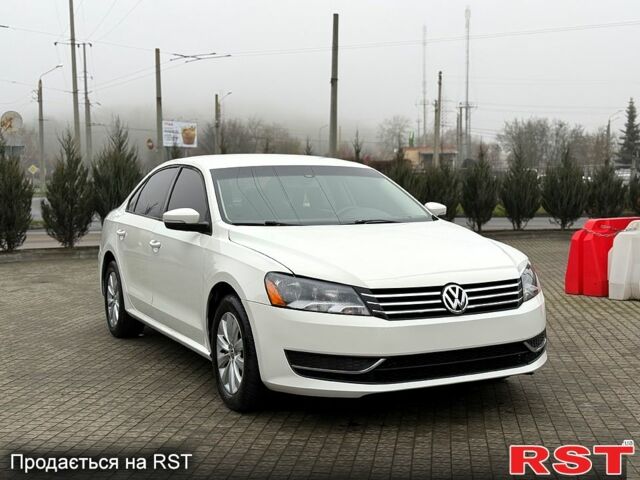 Белый Фольксваген Пассат, объемом двигателя 1.8 л и пробегом 150 тыс. км за 12000 $, фото 1 на Automoto.ua