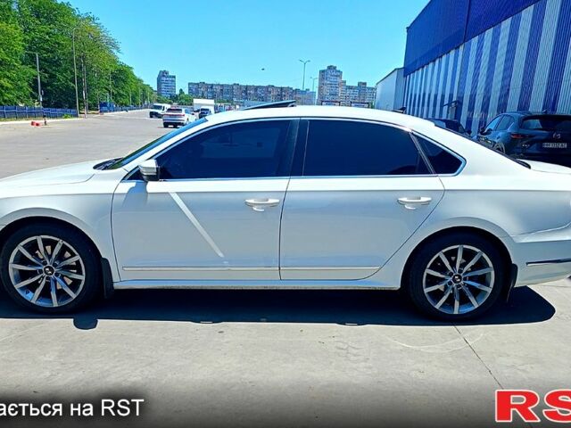 Білий Фольксваген Пассат, об'ємом двигуна 1.8 л та пробігом 177 тис. км за 11800 $, фото 8 на Automoto.ua