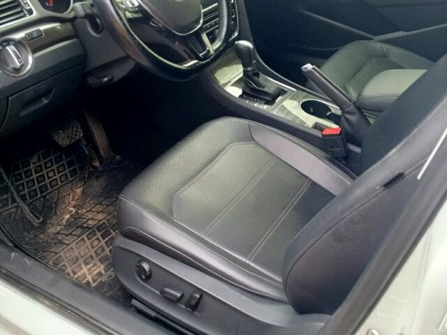 Білий Фольксваген Пассат, об'ємом двигуна 1.8 л та пробігом 200 тис. км за 10800 $, фото 3 на Automoto.ua