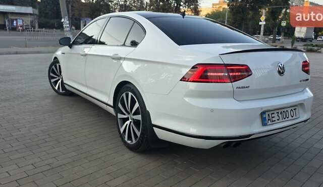 Белый Фольксваген Пассат, объемом двигателя 1.97 л и пробегом 235 тыс. км за 20000 $, фото 7 на Automoto.ua