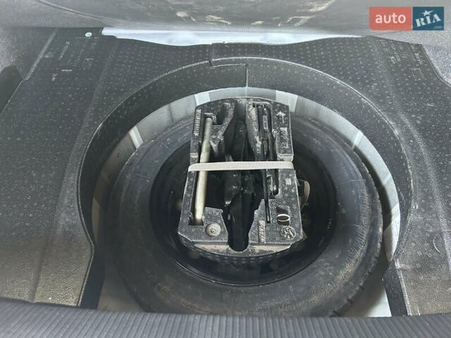 Белый Фольксваген Пассат, объемом двигателя 1.8 л и пробегом 165 тыс. км за 12800 $, фото 11 на Automoto.ua