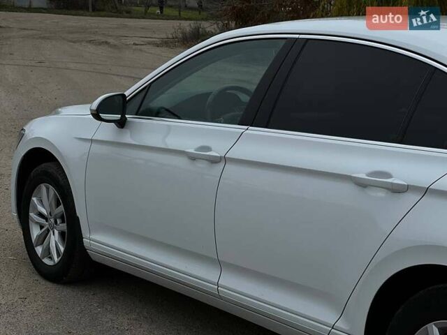 Білий Фольксваген Пассат, об'ємом двигуна 1.8 л та пробігом 147 тис. км за 12700 $, фото 7 на Automoto.ua