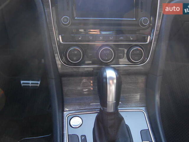 Белый Фольксваген Пассат, объемом двигателя 1.8 л и пробегом 123 тыс. км за 16000 $, фото 89 на Automoto.ua