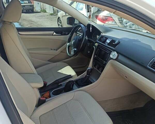 Белый Фольксваген Пассат, объемом двигателя 1.8 л и пробегом 115 тыс. км за 14000 $, фото 11 на Automoto.ua